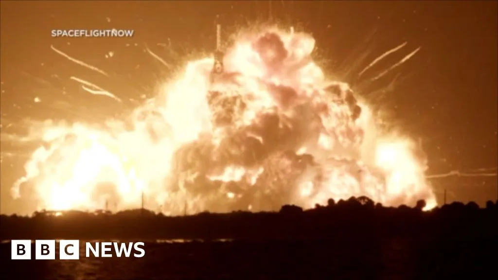 Moment Blue Origin rocket explodes during test in Florida