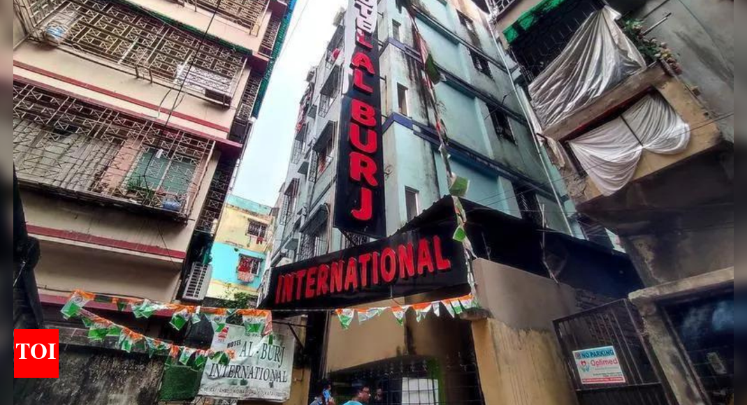 Kolkata hotel: Foul smell leads to discovery of decomposed body inside bed