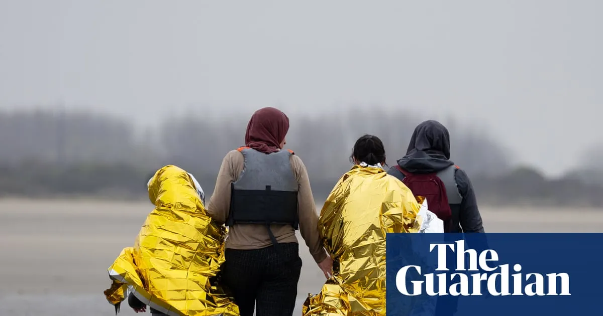 Lone children held at UK-run detention centres in France 284 times last year