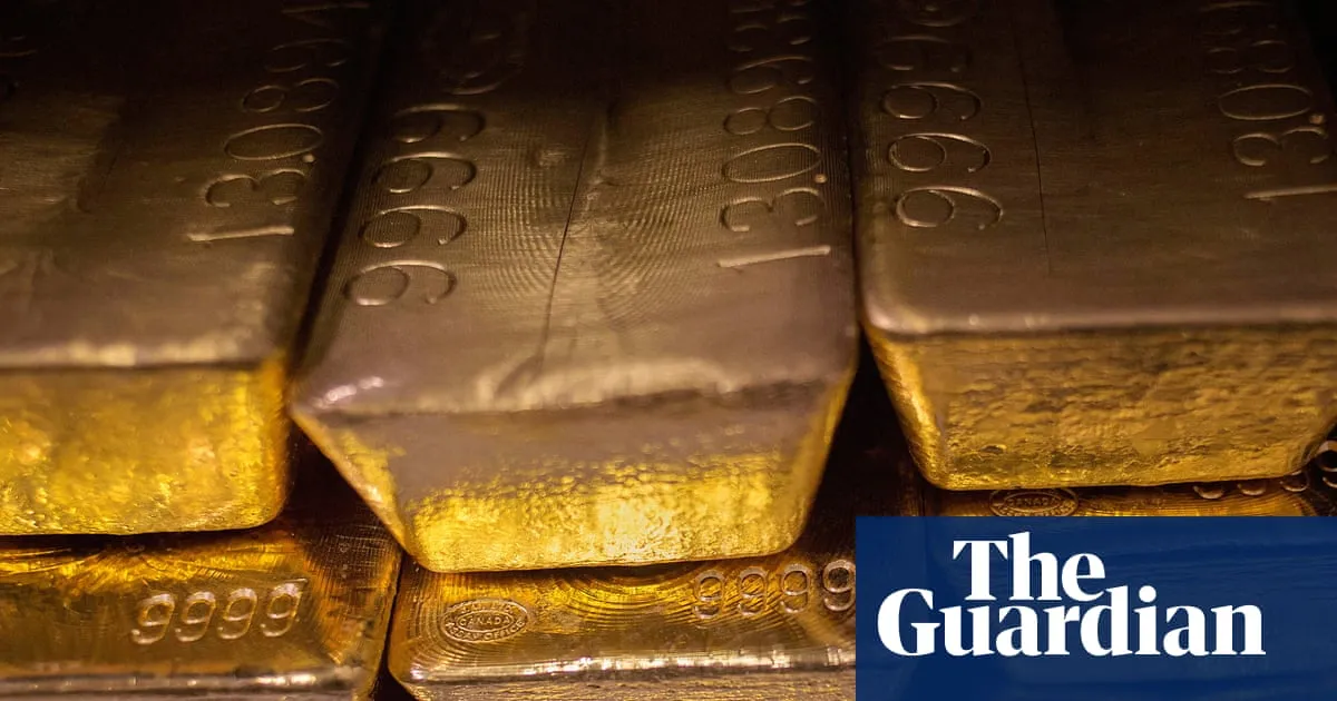 Senior CIA official accused of stealing $40m in gold bars from agency