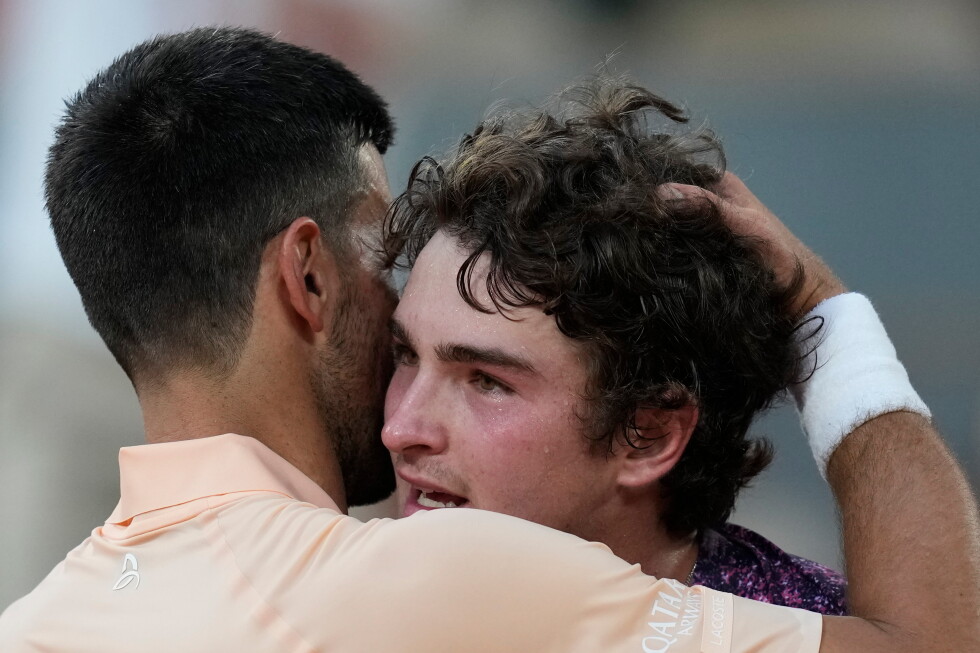 Djokovic’s 25th Slam bid ends in a grueling French Open loss to Brazilian teenager