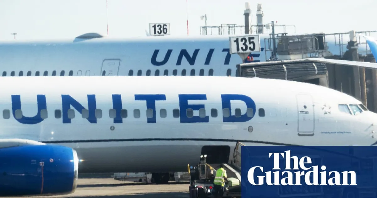 Chicago-to-Minneapolis United Airlines flight diverted after attempted cockpit breach