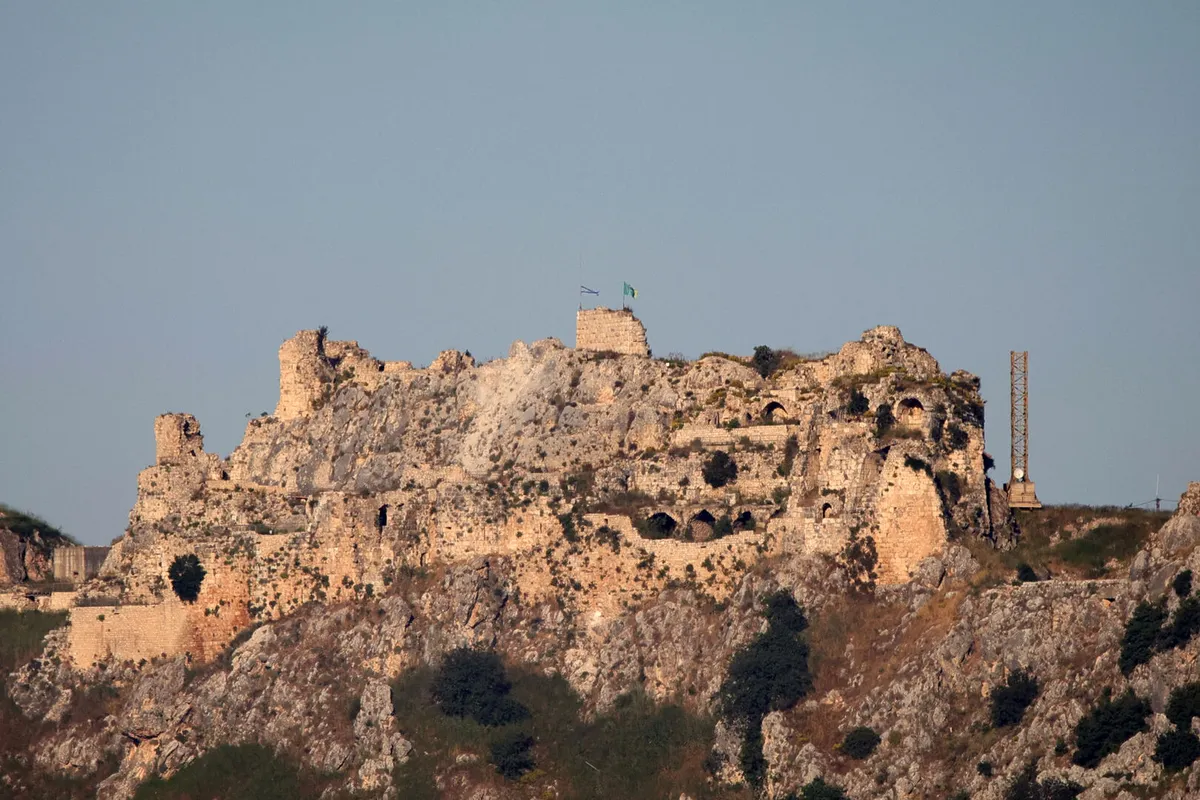 Israeli forces cross Lebanon’s Litani River and seize 12th century castle