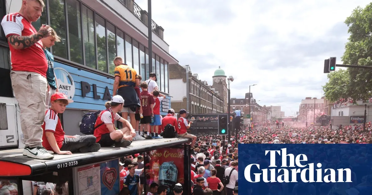 Sixteen people arrested and 75 rescued from height during Arsenal bus parade