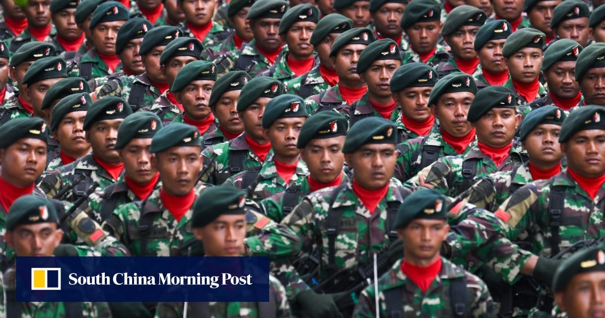 Jakarta deploys troops against muggers, stirring dark memories