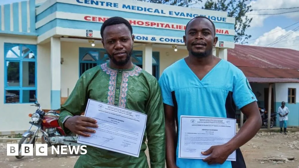 Five patients recover from Ebola in DR Congo and leave hospital