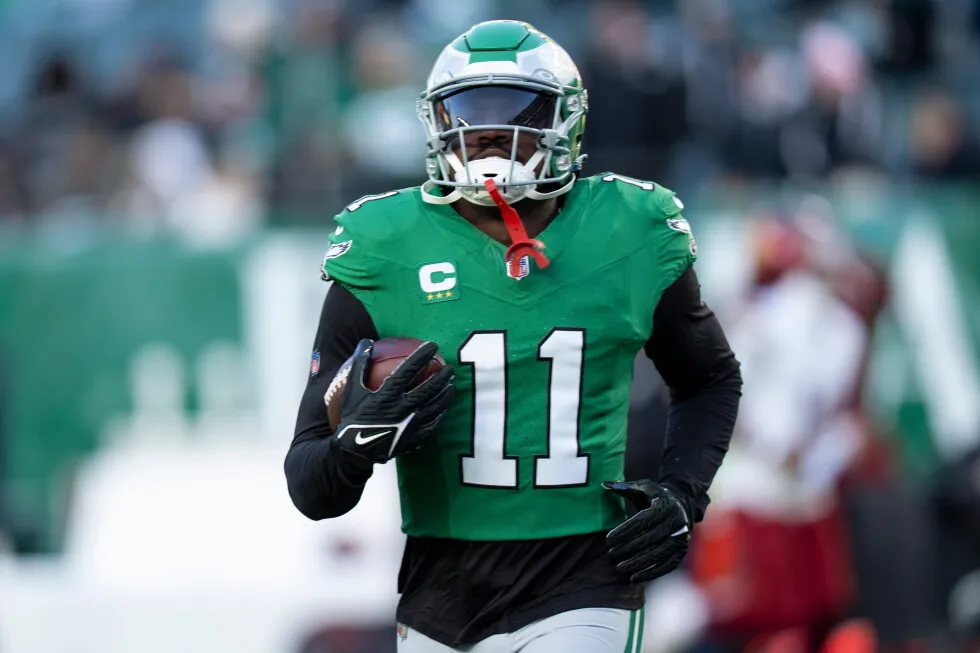 Eagles trade receiver A.J. Brown to the Patriots, setting up reunion with coach Mike Vrabel