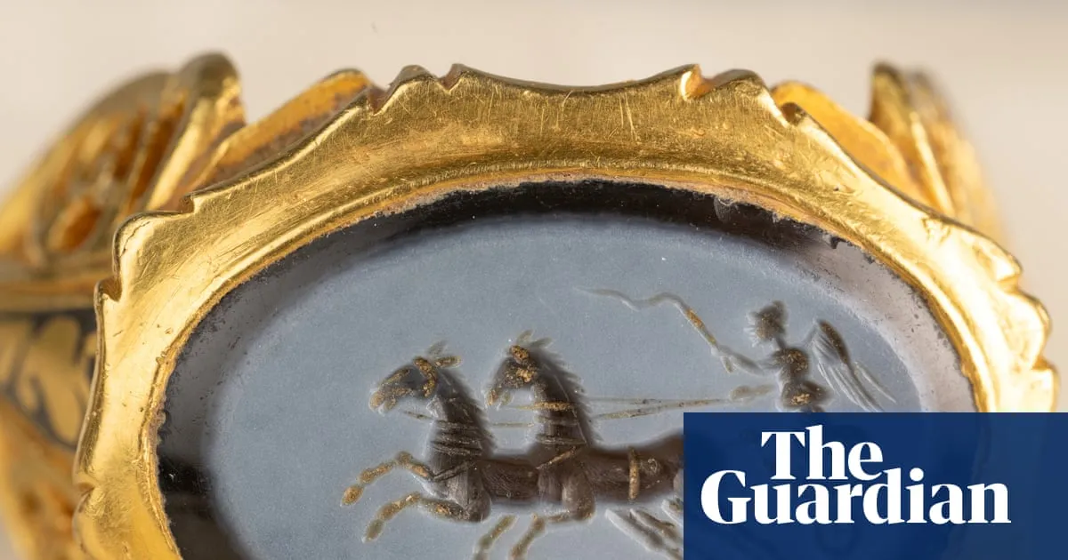 Somerset detectorist strikes gold with ‘spectacular’ Roman ring find