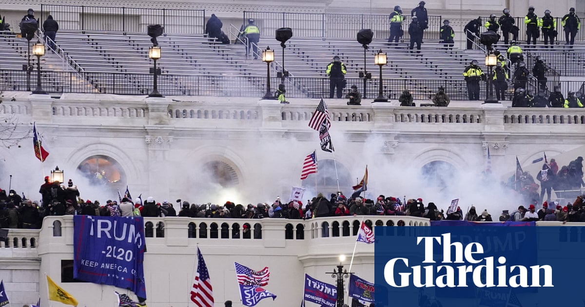 ‘Outright theft’: legal experts decry $1.8bn Trump anti-weaponization fund