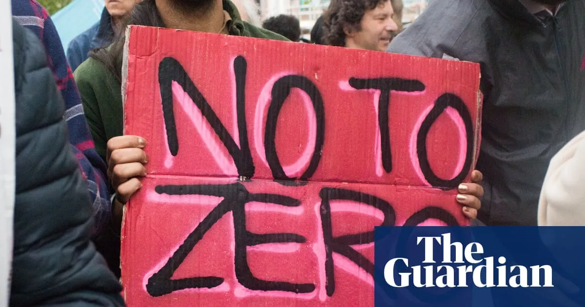 Zero-hours contracts: ministers’ detailed plans for UK ban criticised by firms and unions