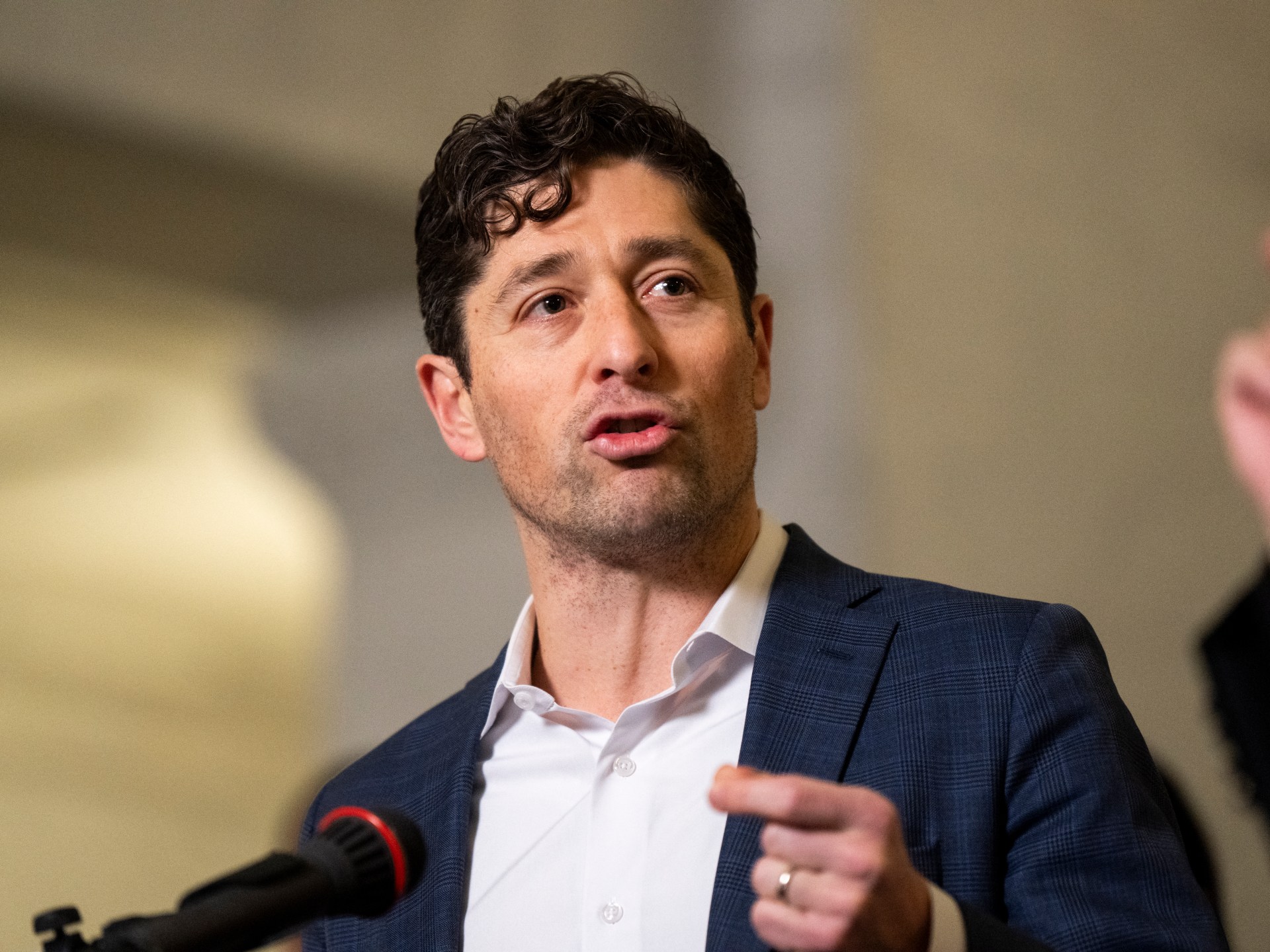 Minneapolis mayor says reported DOJ probe ‘intimidation’ amid ICE raids