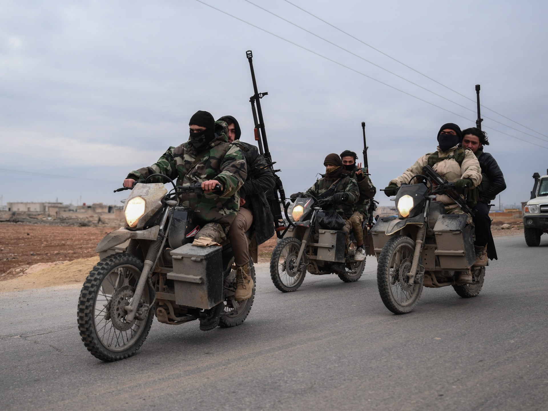 Photos: Syrian army enters Deir Hafer after SDF withdrawal