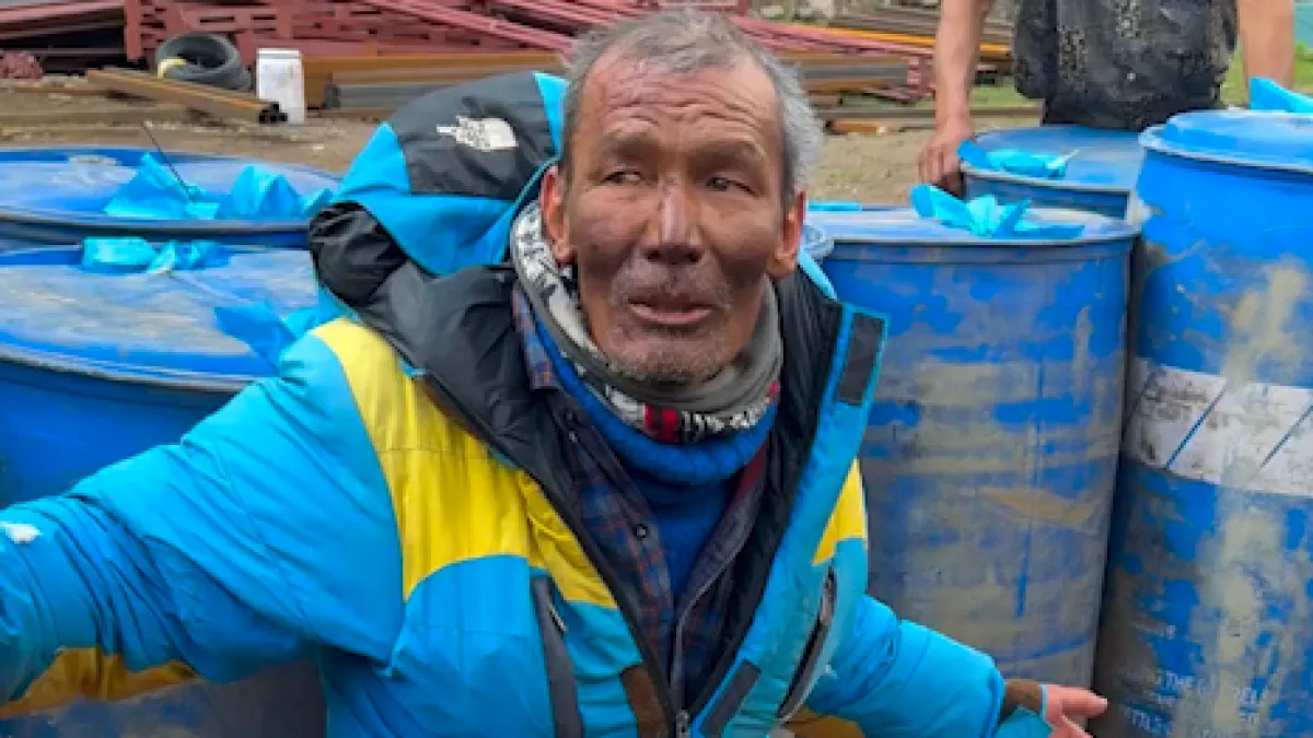 Sherpa found alive on Mount Everest after six days missing
