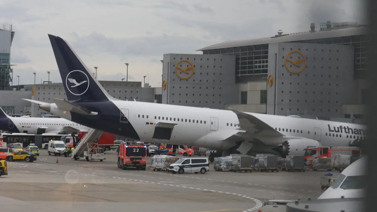 Lufthansa employees injured after Boeing 787 collapses in Frankfurt