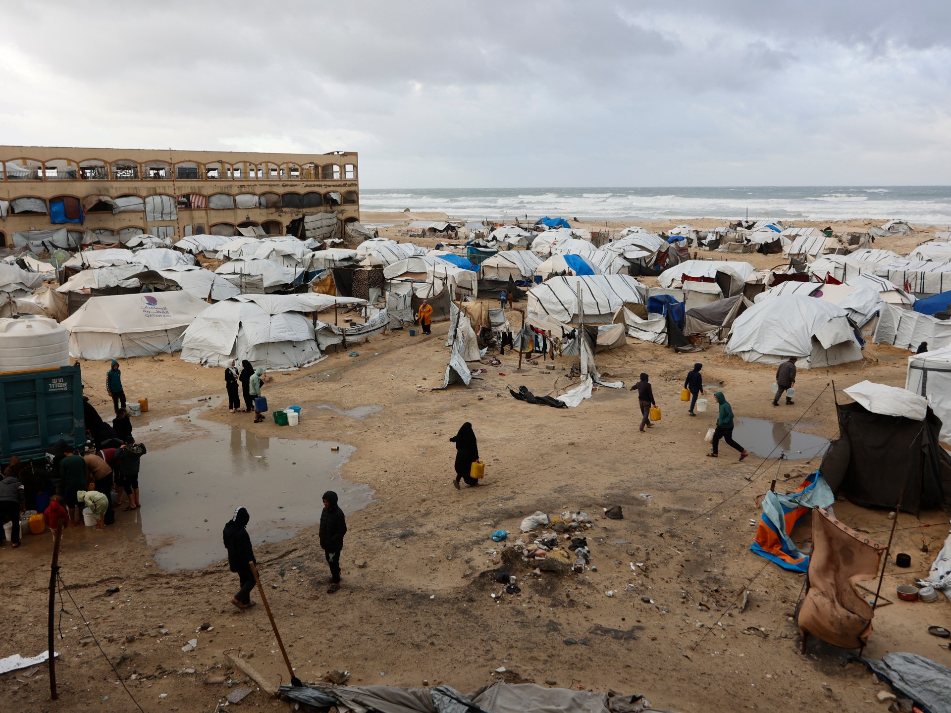 Photos: Gaza ceasefire brings no relief as Israeli bombings continue