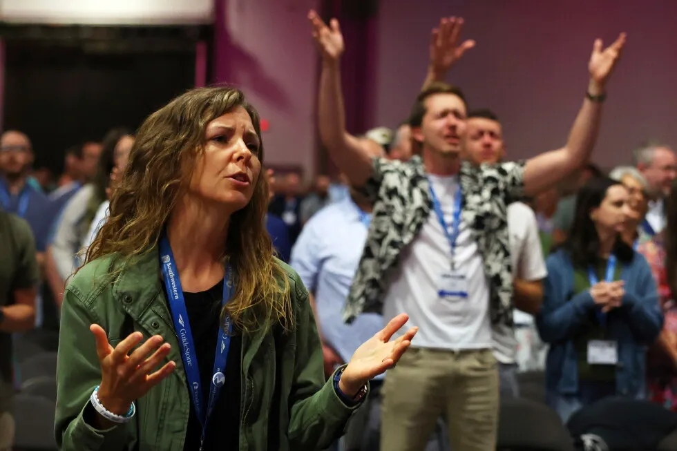 4 years running, Southern Baptists weigh tightening ban on churches with women pastors