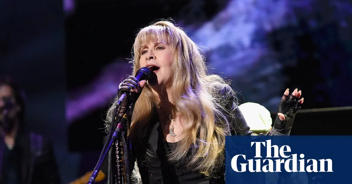 Stevie Nicks donates $3m to medical school to recognize her voice doctor