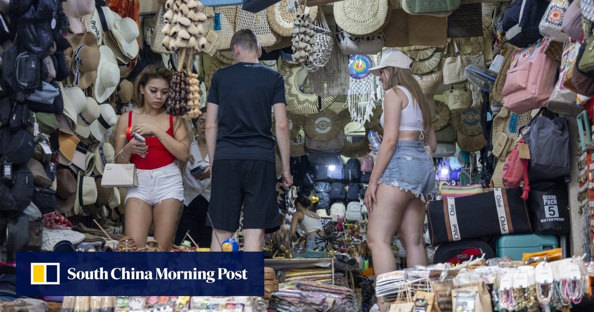 Slumping rupiah makes Indonesia irresistible for Malaysian tourists, shoppers