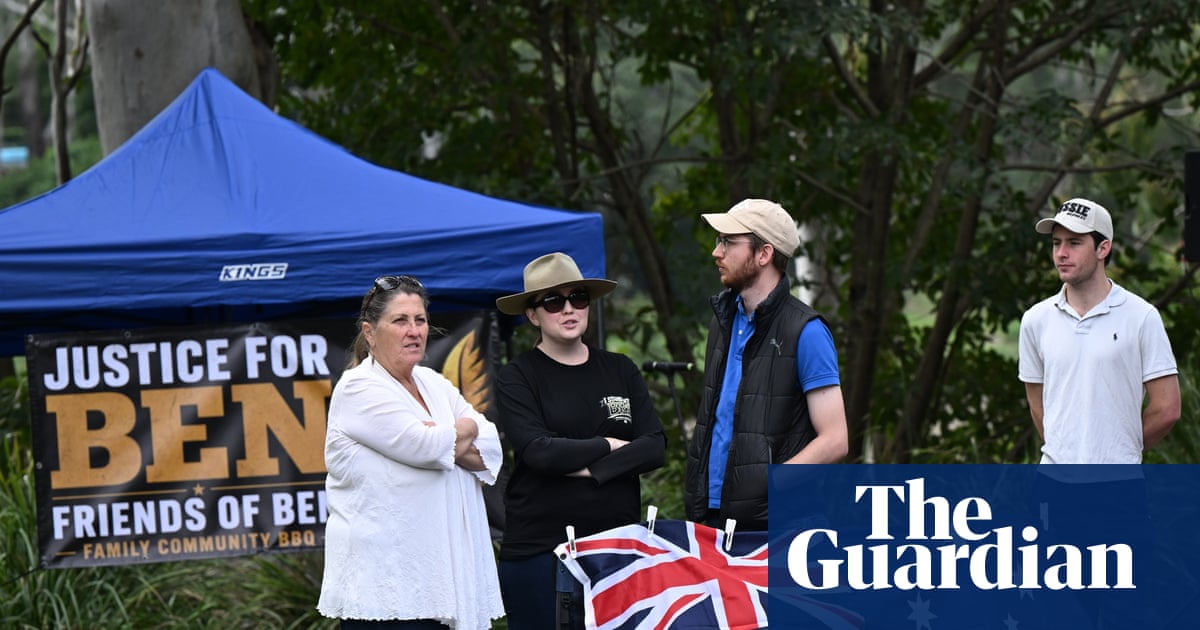 One Nation leader Pauline Hanson tells rally Ben Roberts-Smith is a person ‘I respect and I admire’