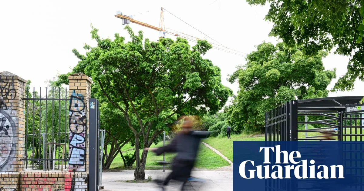 ‘Görli is our garden’: Berliners fight to stop mayor locking their park at night