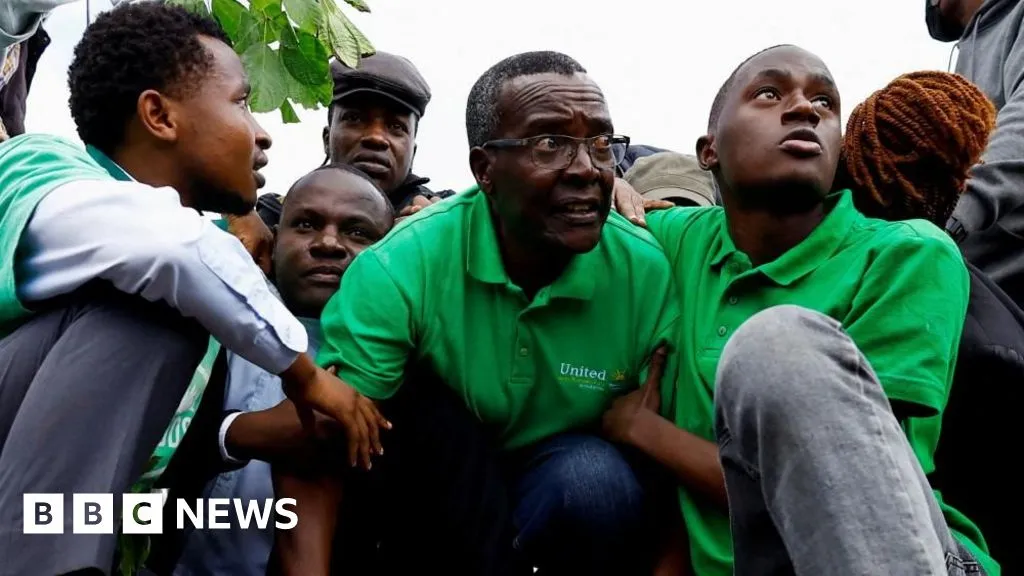 Kenya's ex-chief justice arrested at protest against building on national park