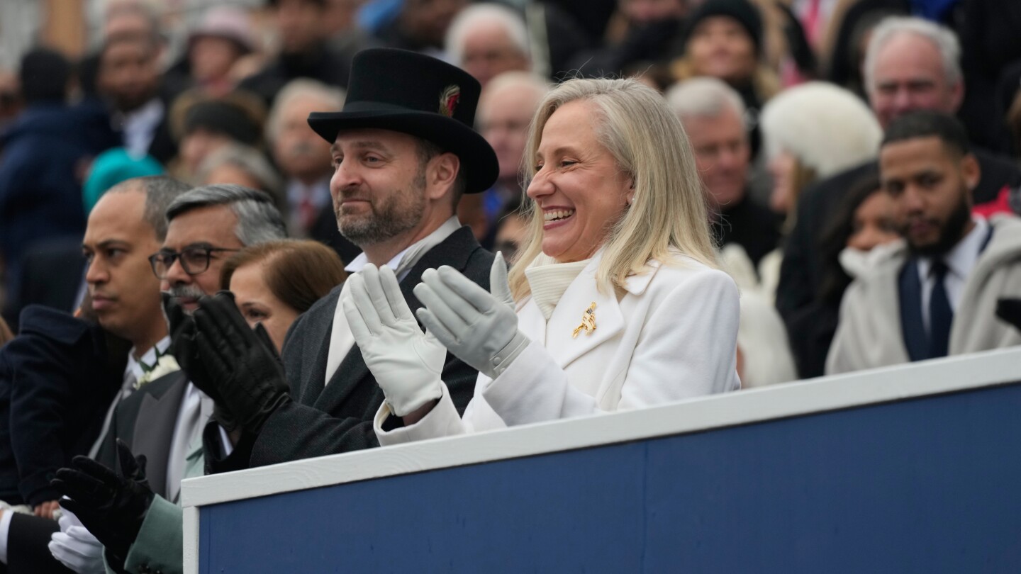 Abigail Spanberger sworn in as Virginia’s first woman governor
