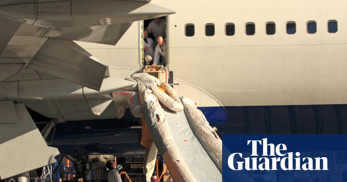 Air passengers ‘risking lives by grabbing bags and filming in emergencies’