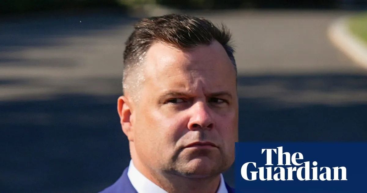 Trump meets Johnson as outcry over Bill Pulte threatens Fisa renewal