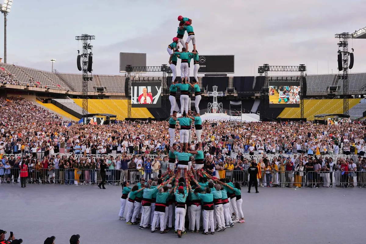 Pope Leo welcomed in Barcelona with traditional Catalan human tower