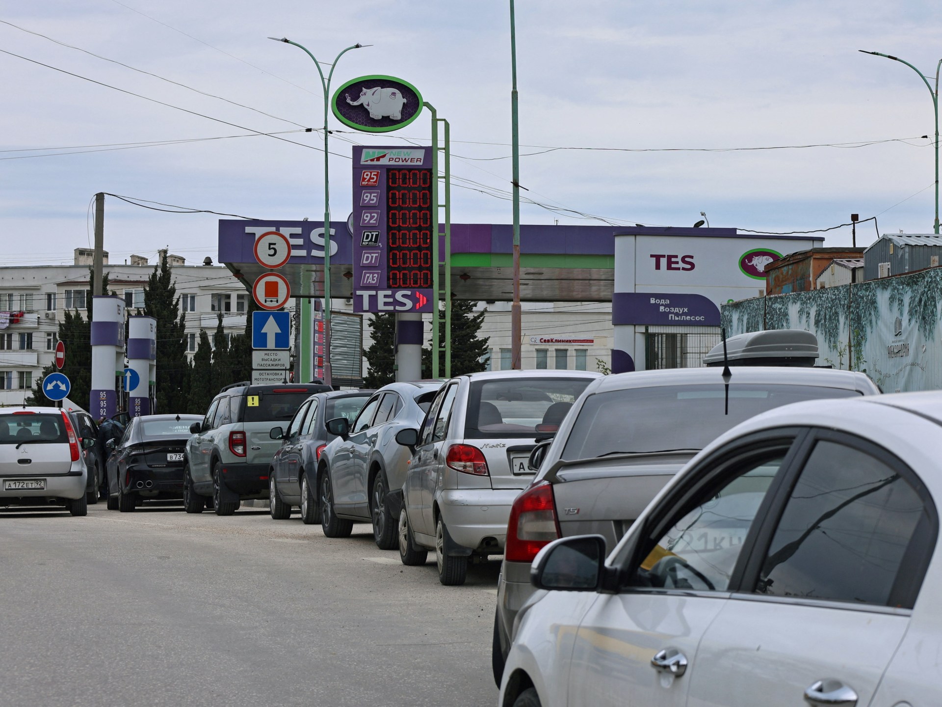 Ukrainian drones strike Sevastopol museum and key Russian oil refineries