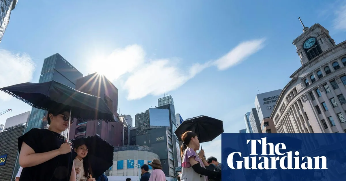 Humans prefer to walk anticlockwise, scientists find – but reason is unclear
