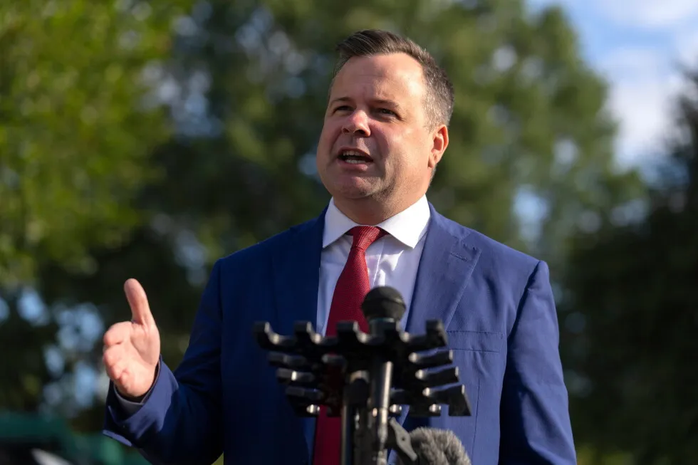 Trump sticks with Pulte for intel job as risk grows of lapse in spy powers