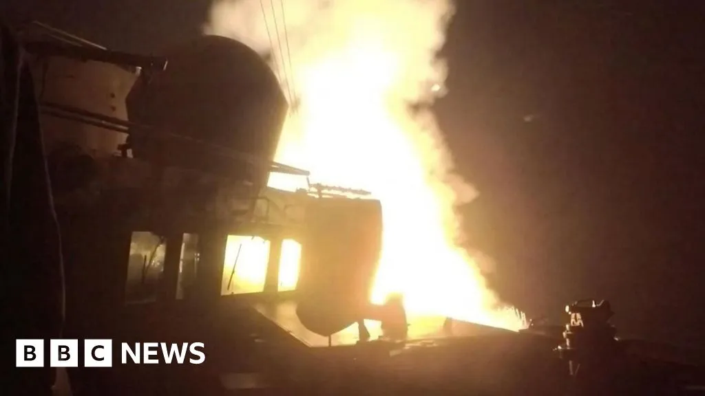 Tehran targets US Gulf bases after American forces launch new strikes on Iran