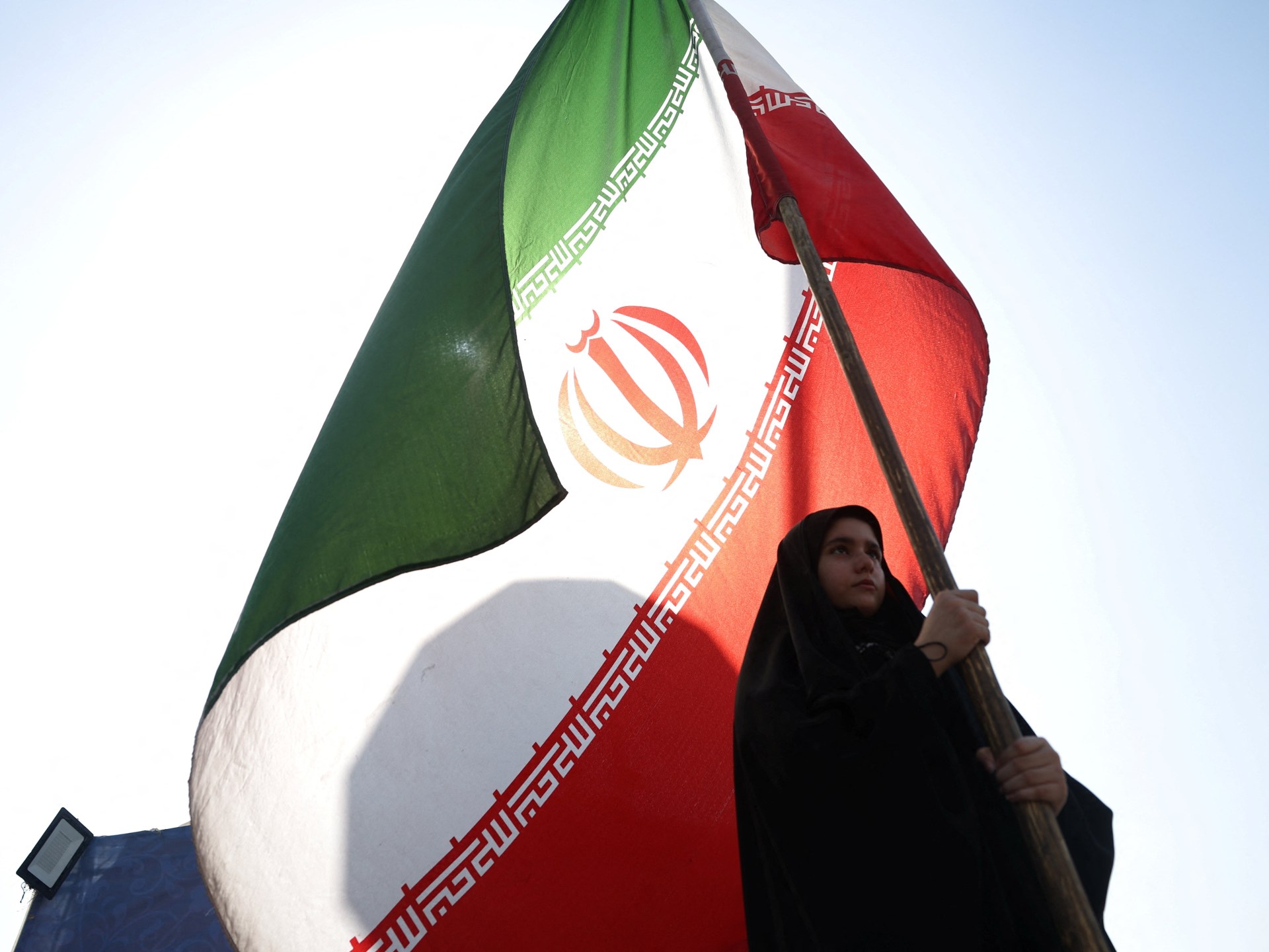 Iran attacks Bahrain, Kuwait and ships in Hormuz after fresh US strikes