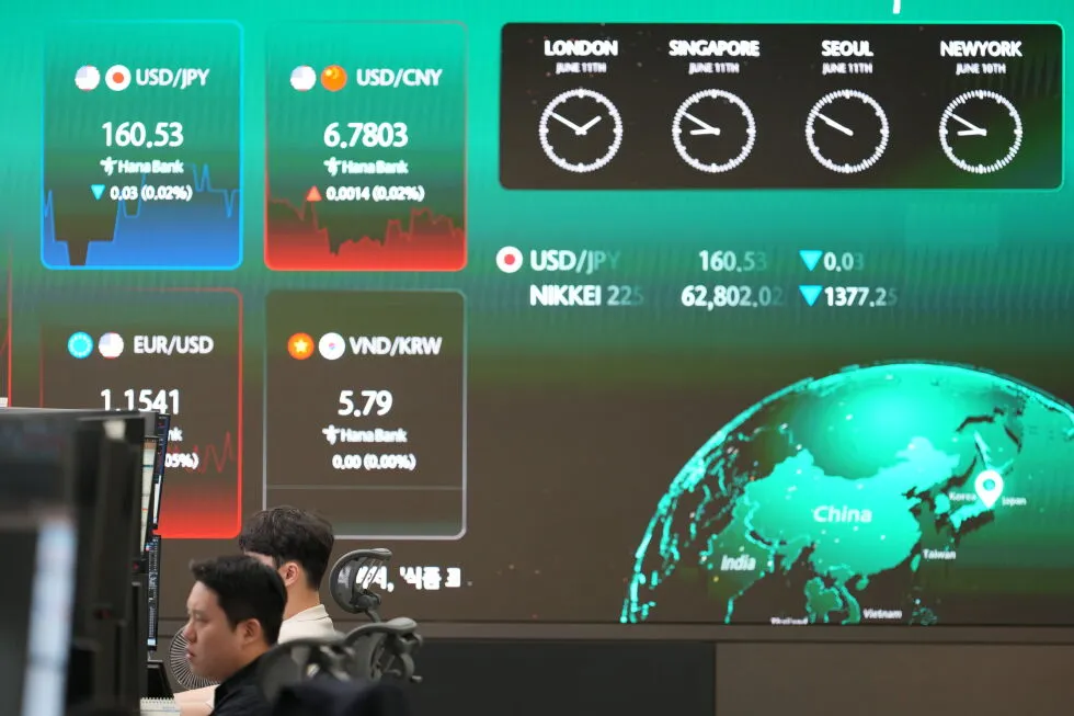 Asian shares mixed after another sell-off of AI stocks on Wall St, while oil prices ease