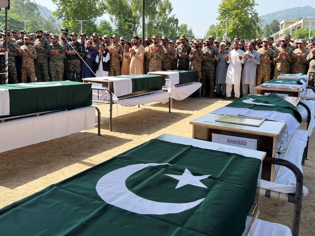 At least 22 killed as Pakistani military helicopter crashes in Kashmir