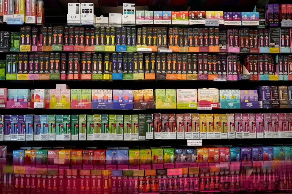 FDA’s e-cigarette authorization: Fruity vapes not significantly better than tobacco ones