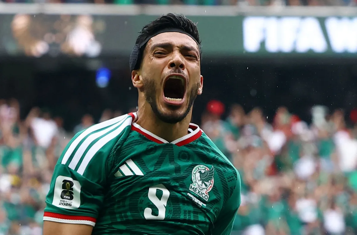 Jimenez and Quinones net as Mexico beat South Africa in World Cup opener