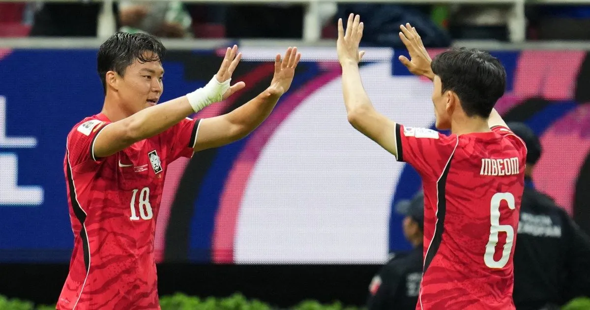 South Korea rally to beat Czechia 2-1 on World Cup opening day