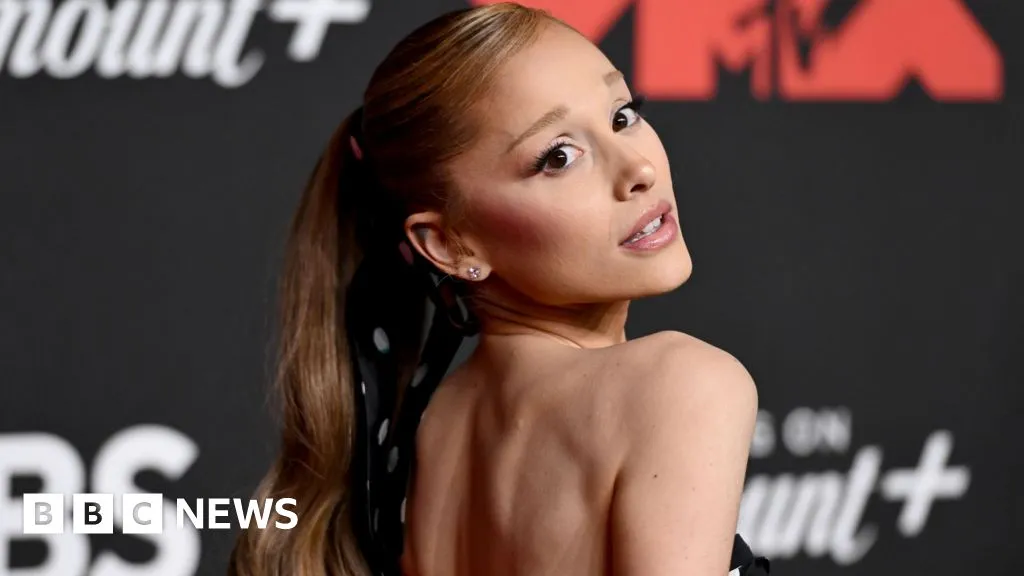 Do not use my music, Ariana Grande tells White House