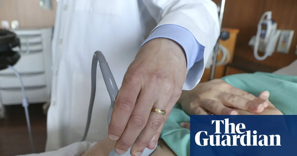 Blood test can find thousands of genetic conditions in pregnancy, say scientists