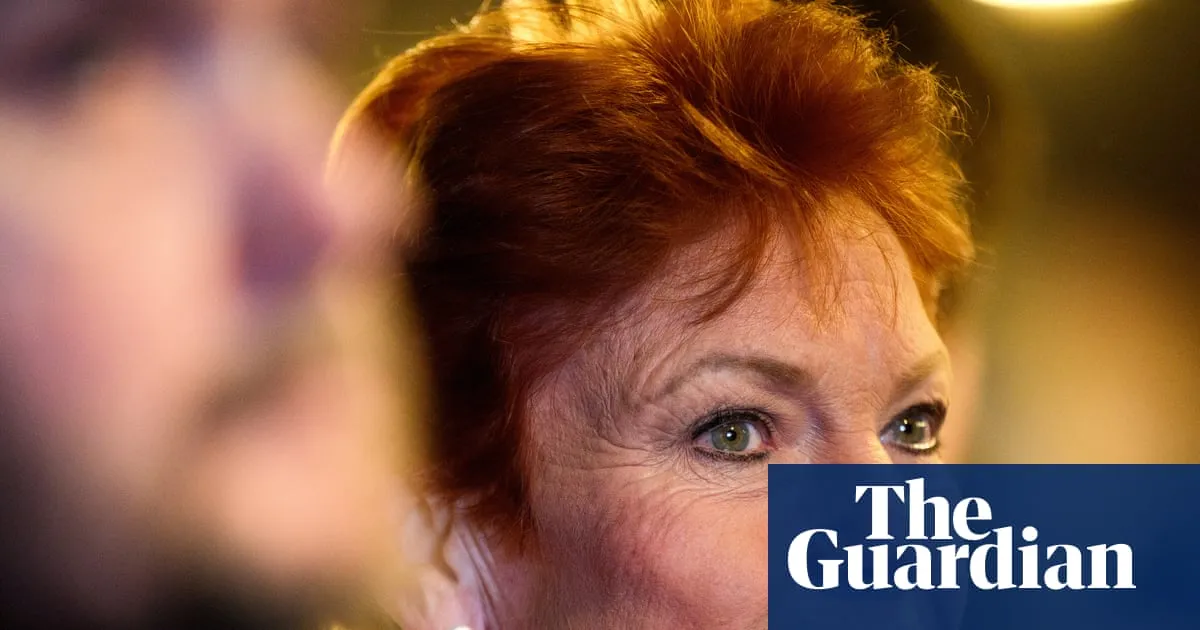 Protesters clash outside One Nation fundraiser while Labor says opposition parties will ‘give us chaos’