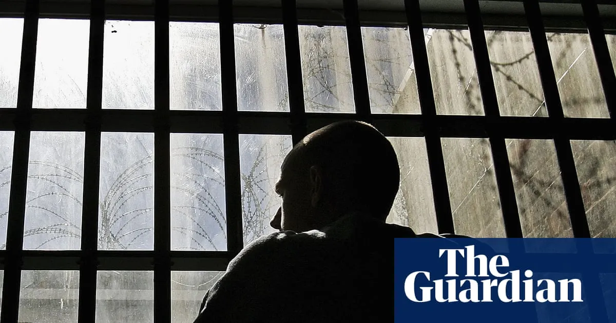 Drug diversion schemes cut reoffending rates more than prosecution, study says
