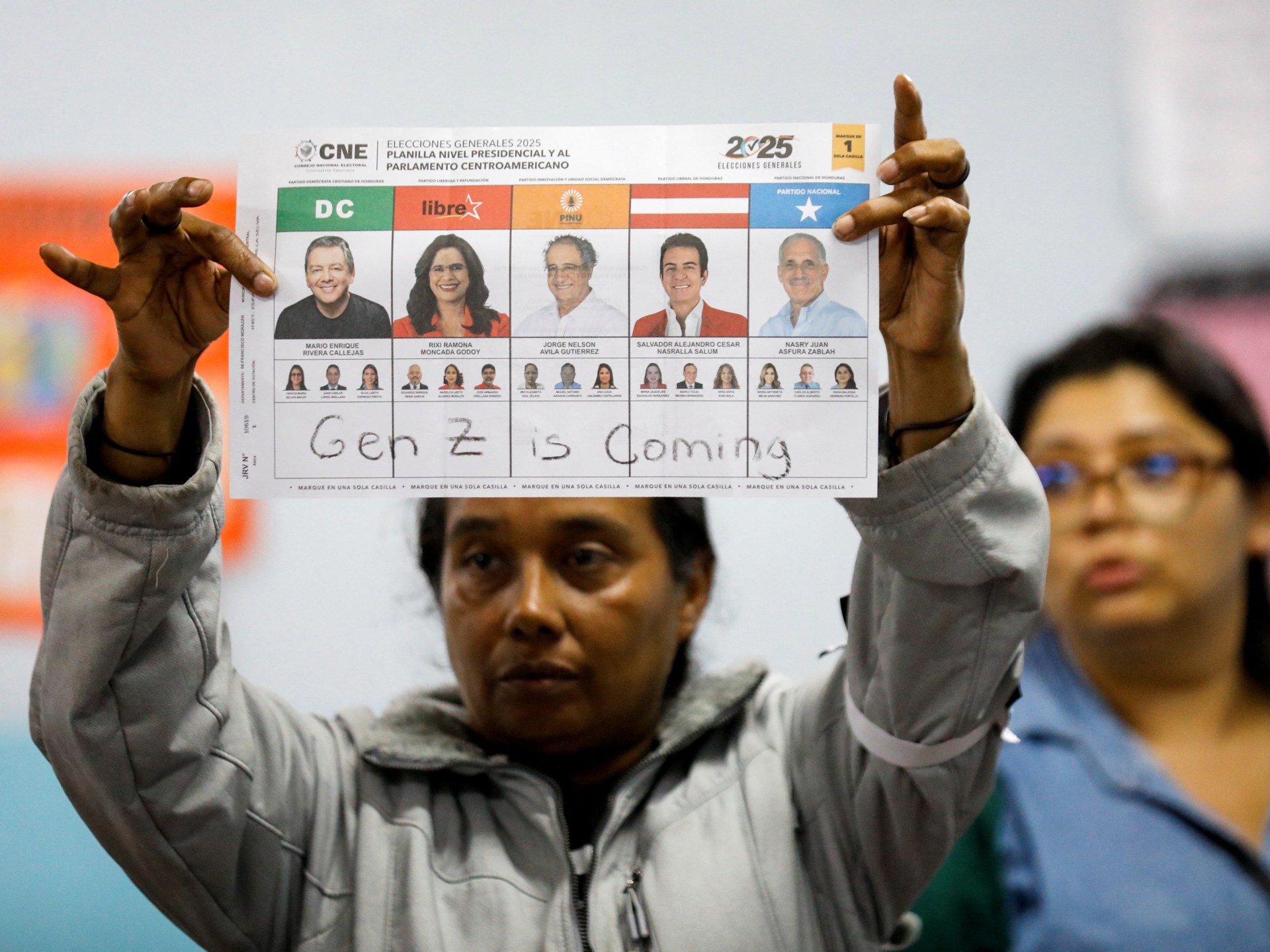 Honduras’s Nasralla holds narrow lead over Asfura in presidential vote