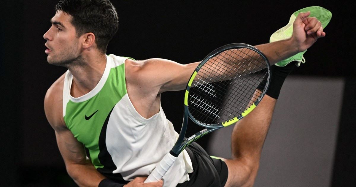 Alcaraz, Sabalenka make stuttering starts to Australian Open 2026