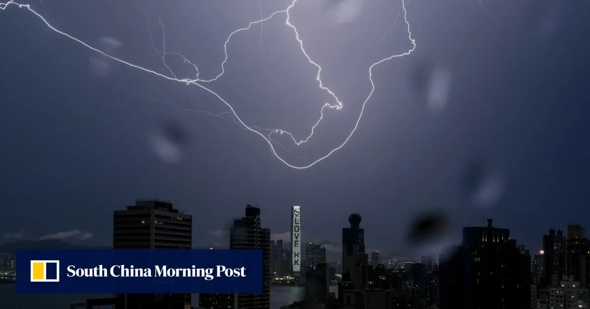 Should Hong Kong close swimming pools during thunderstorms?