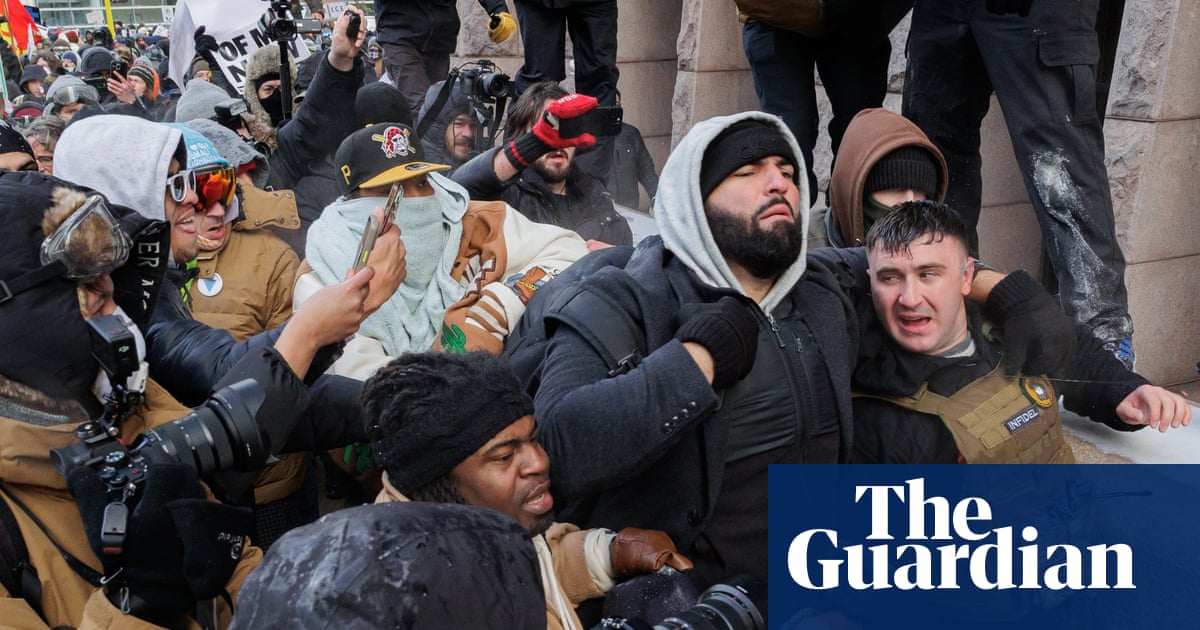 Counterprotesters chase off far-right activists at pro-ICE rally in Minneapolis