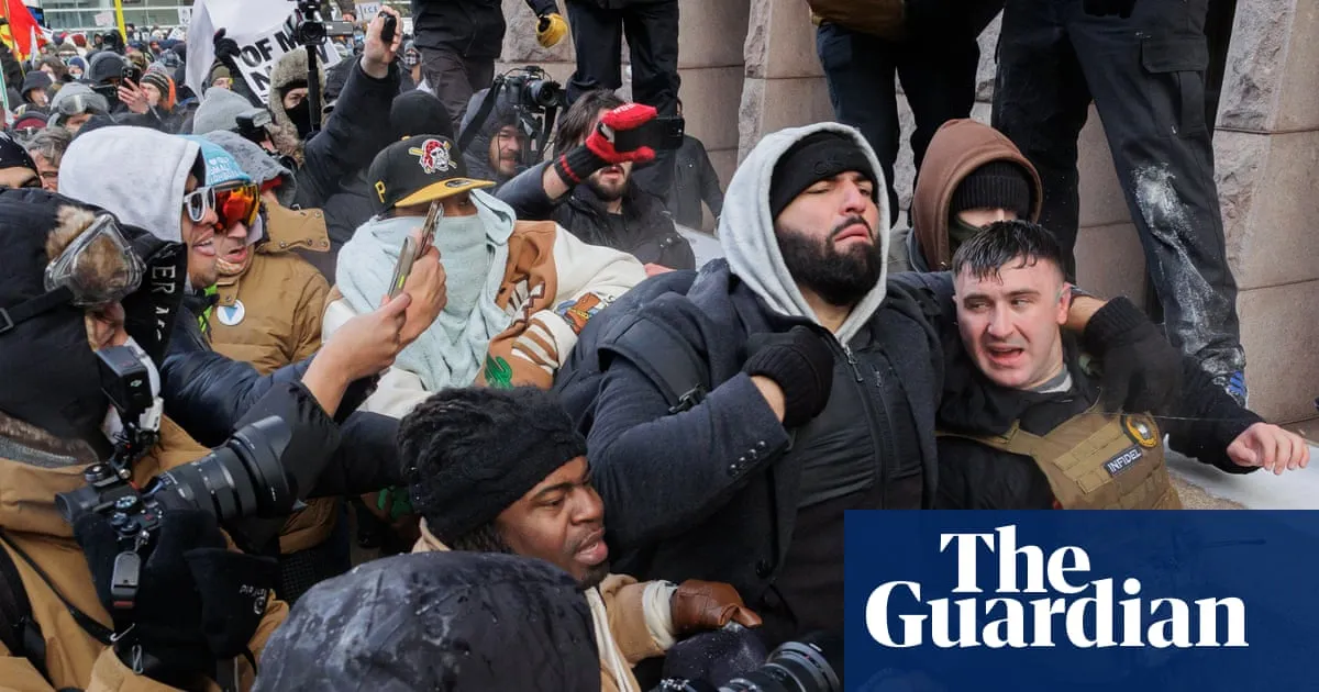 Counterprotesters chase off far-right activists at pro-ICE rally in Minneapolis