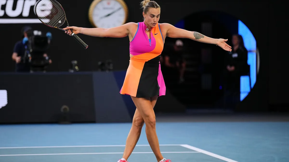Top-ranked Sabalenka and Alcaraz advance on an opening day of records at the Australian Open