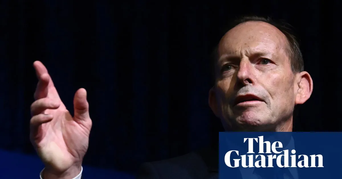 Shark expert says Tony Abbott ‘doesn’t understand the science’ after former PM calls for cull